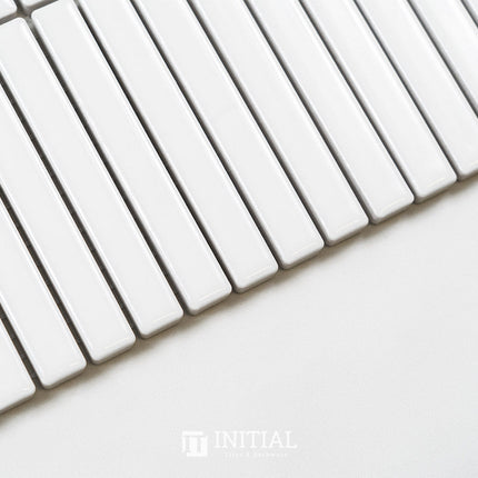 Feature Mosaic Kitkat Fairlight Straightbone Gloss White 282X308 ,