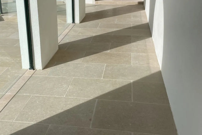 Outdoor Stone Siena Earth Tumbled and Acid Washed Limestone 610X406X12