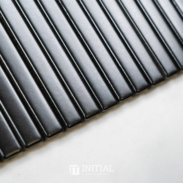 Feature Mosaic Kitkat Fairlight Straightbone Matt Black 282X308 ,